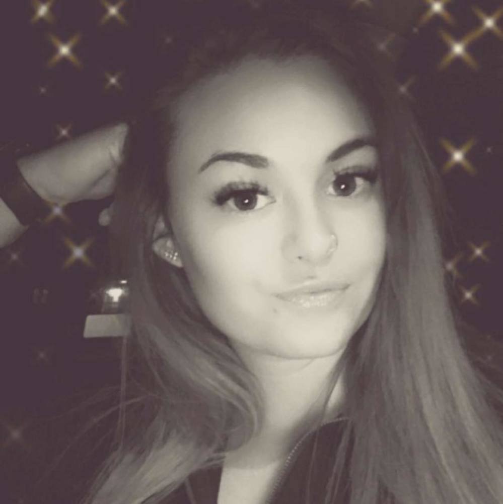 Meet your Posher, Alyson